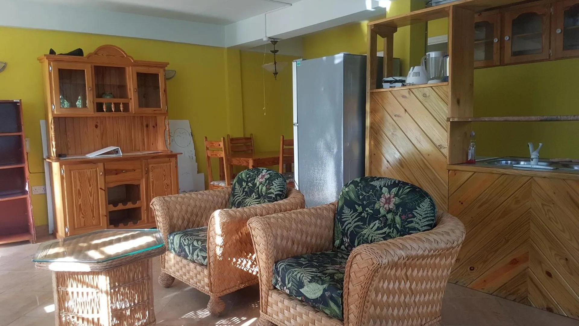 Coco Mango Suites Portsmouth Inn