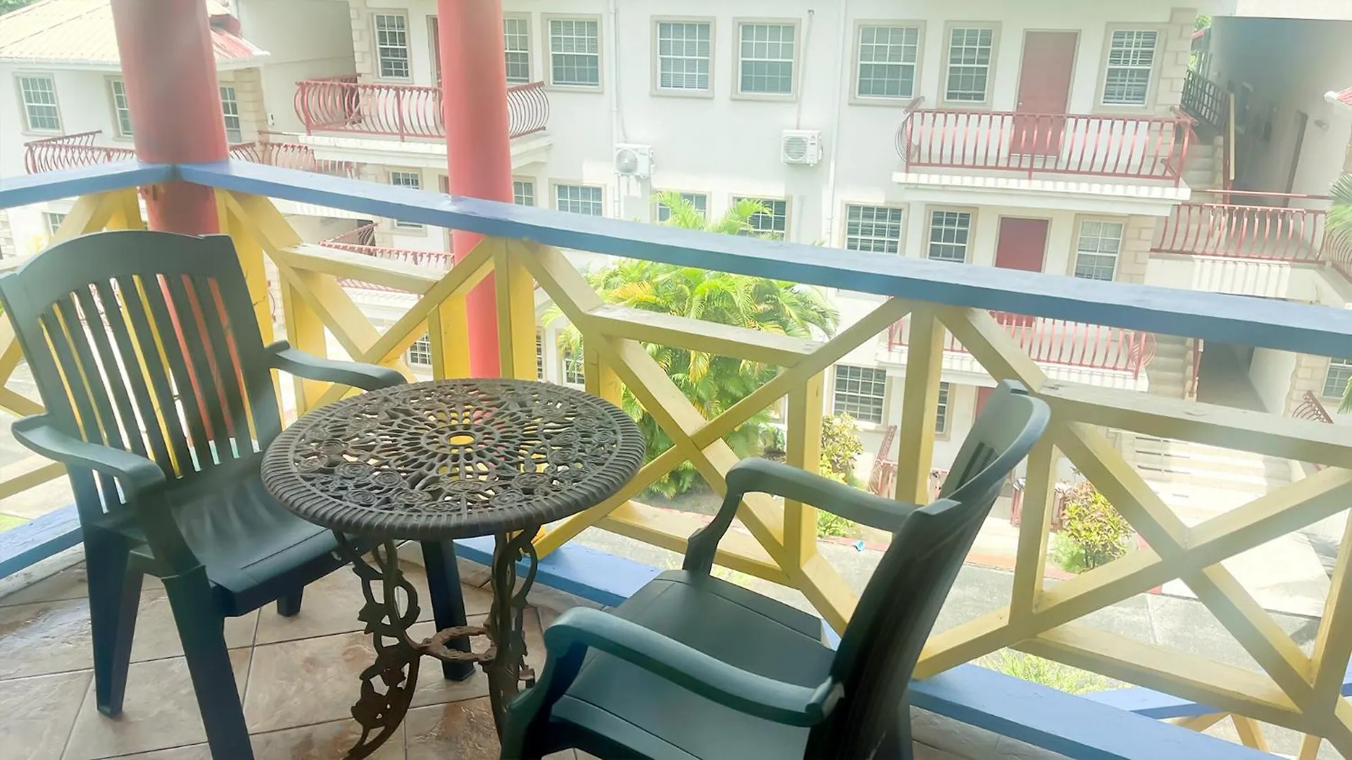 Coco Mango Suites Portsmouth Inn